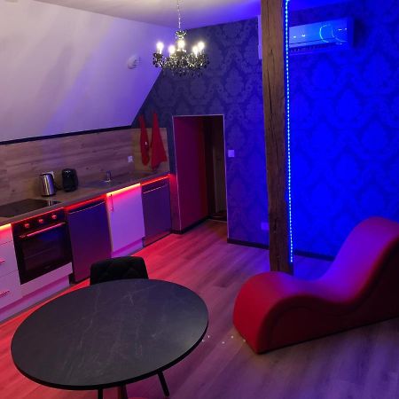 Love Room Avec Jacuzzi Prive Bonnetable Exterior foto