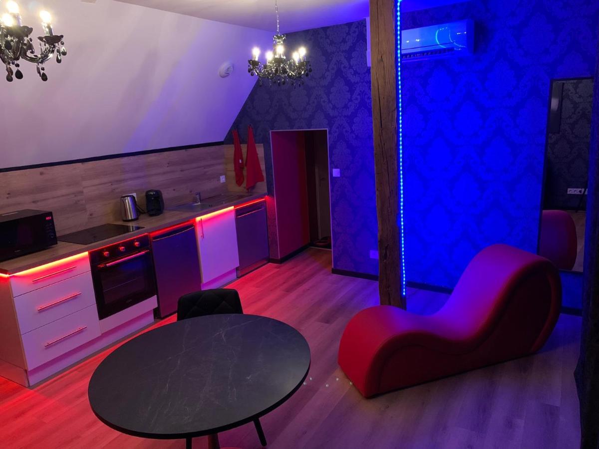 Love Room Avec Jacuzzi Prive Bonnetable Exterior foto